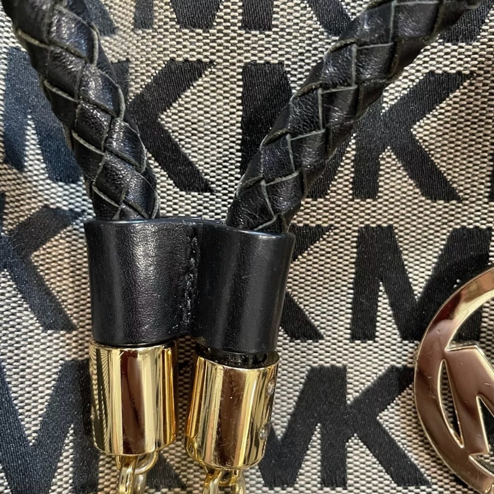 COPY - Michael Kors Jet Set Jacquard
MK Signature Logo. - Picture 8 of 16